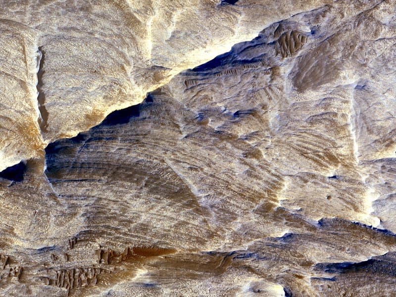 White Ridges on Mars